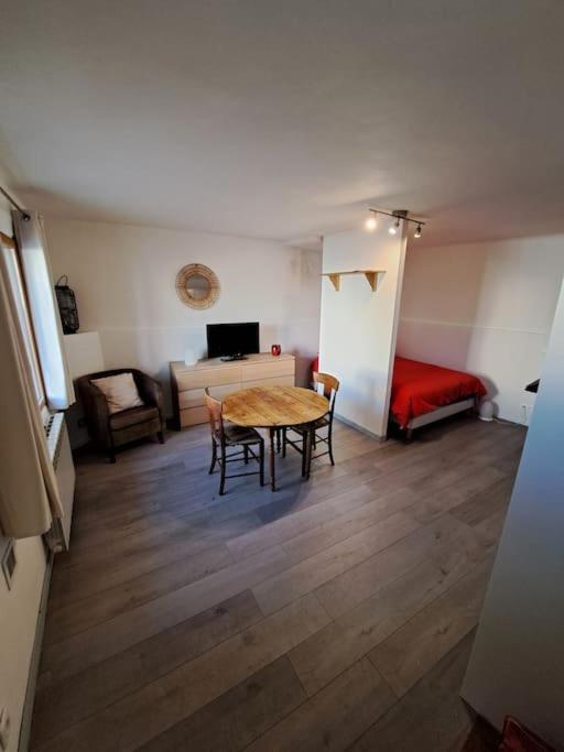 Le Studio De La Place Chalier LʼIsle-sur-la-Sorgue Exteriér fotografie