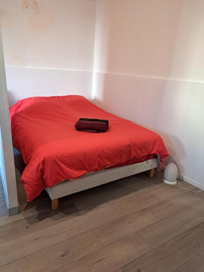 Le Studio De La Place Chalier LʼIsle-sur-la-Sorgue Exteriér fotografie